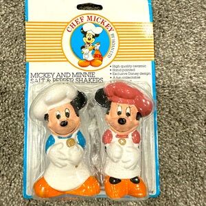 Vintage Disney Mickey and Minnie salt and pepper shakers new unopened